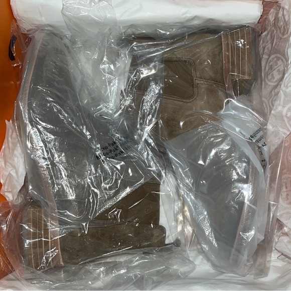 Tory Burch | Chelsea Bootie - Picture 12 of 13